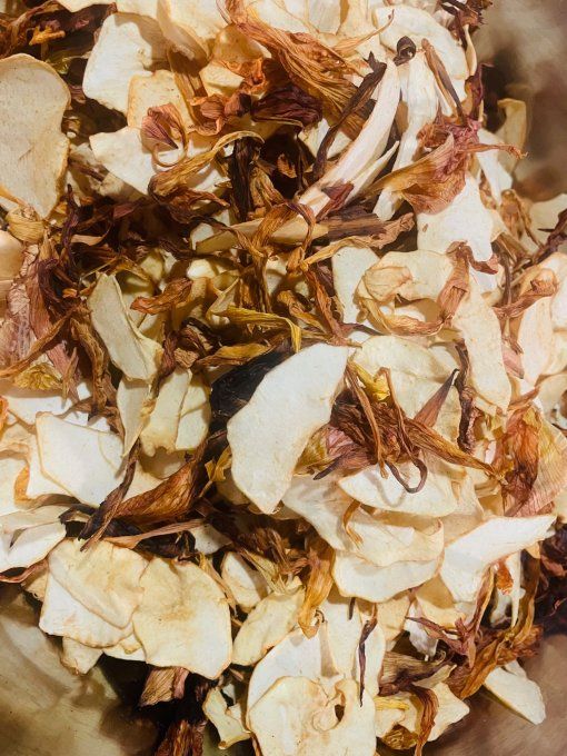 CHIPS POMME 'CHANTECLER' ET PETALES HÉMÉROCALLES DÉSHYDRATÉES 50GR